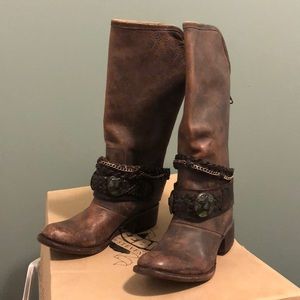 Free bird boots sz7